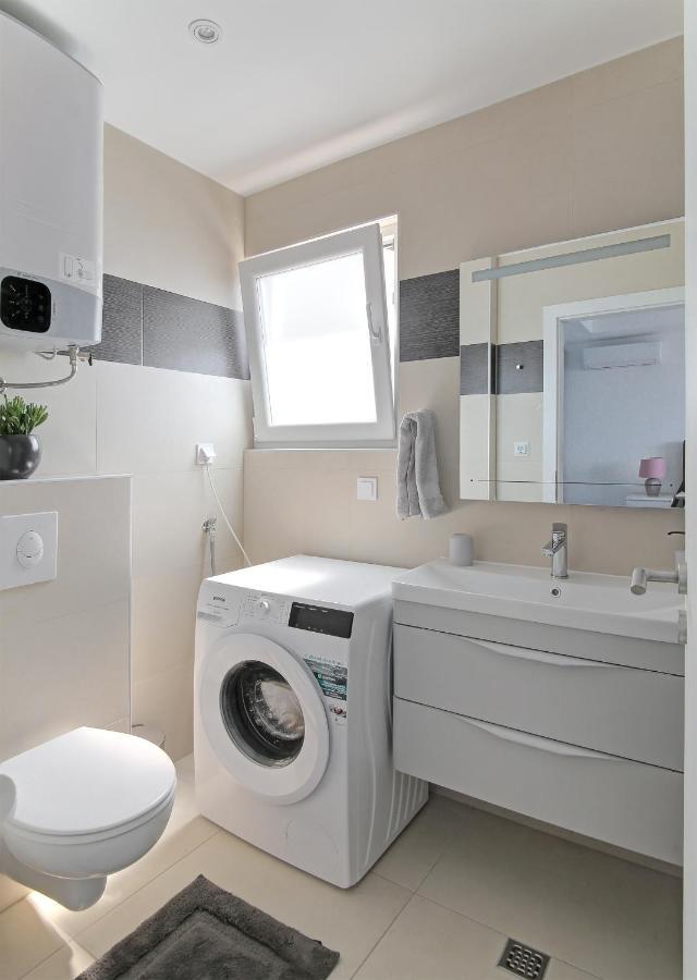 Seaside Apartment M Zaton 3 -Seaview And Parking Bagian luar foto