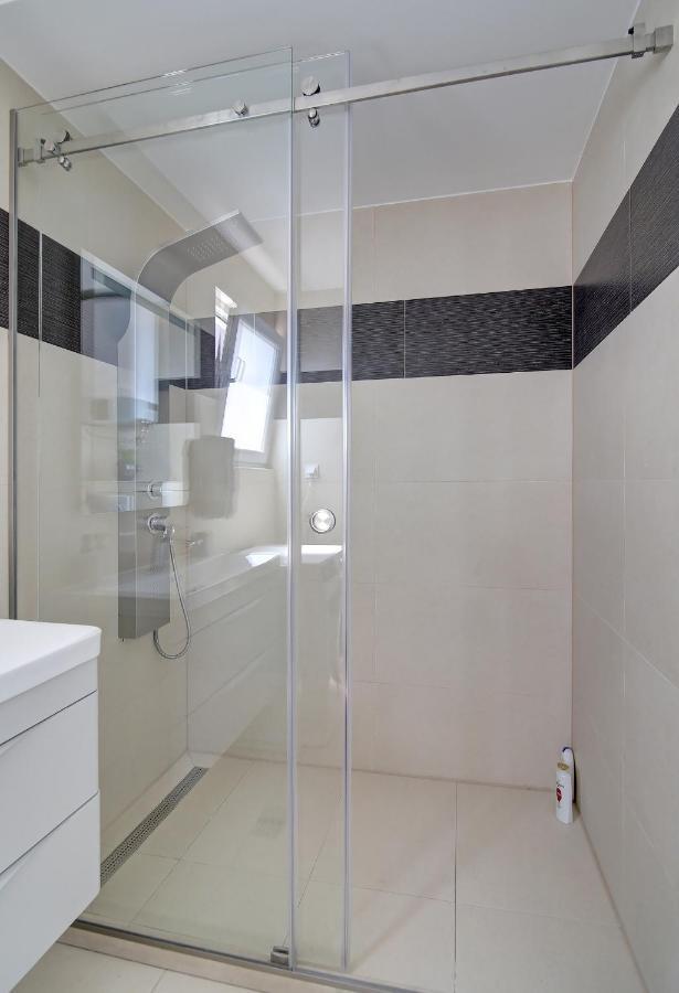 Seaside Apartment M Zaton 3 -Seaview And Parking Bagian luar foto